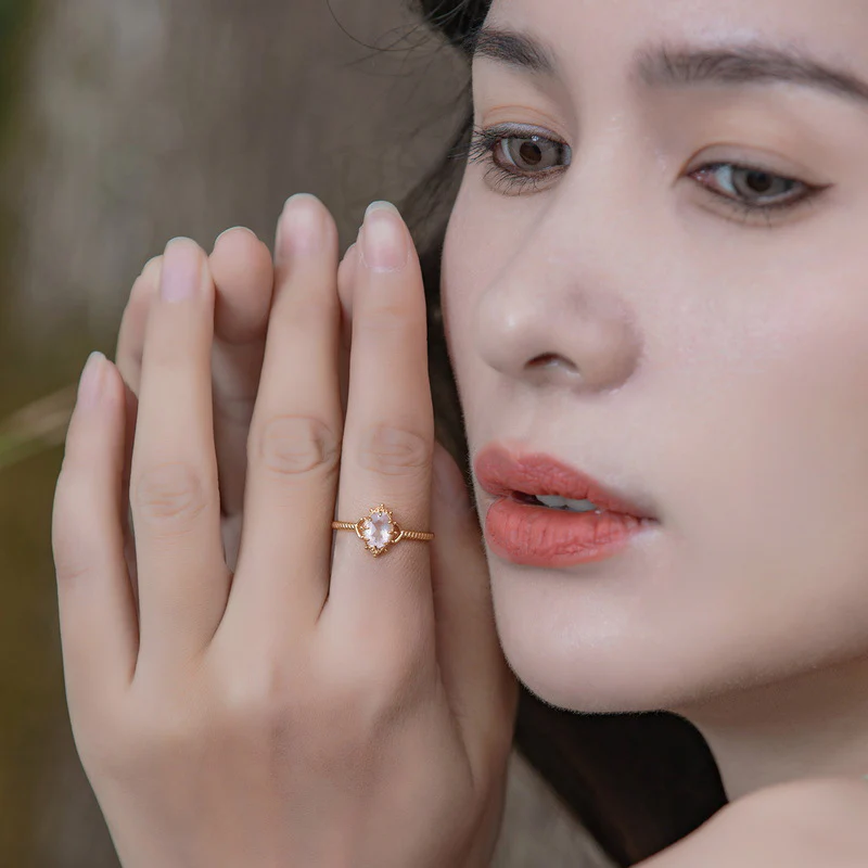 Elegant Rose Quartz Ring