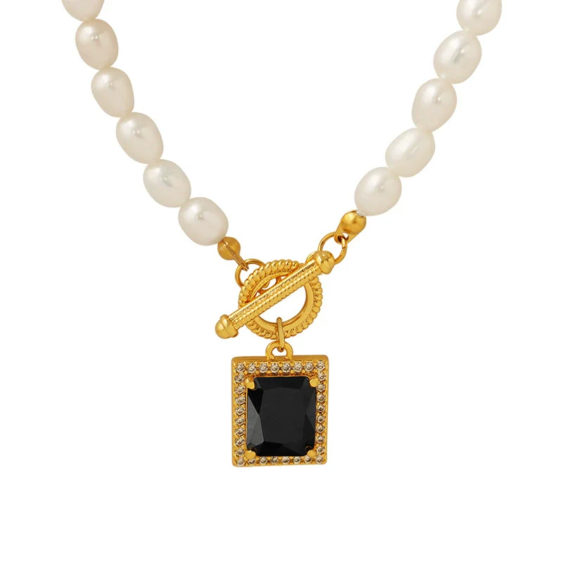 Elegant Pearl And Resin Gem Necklace