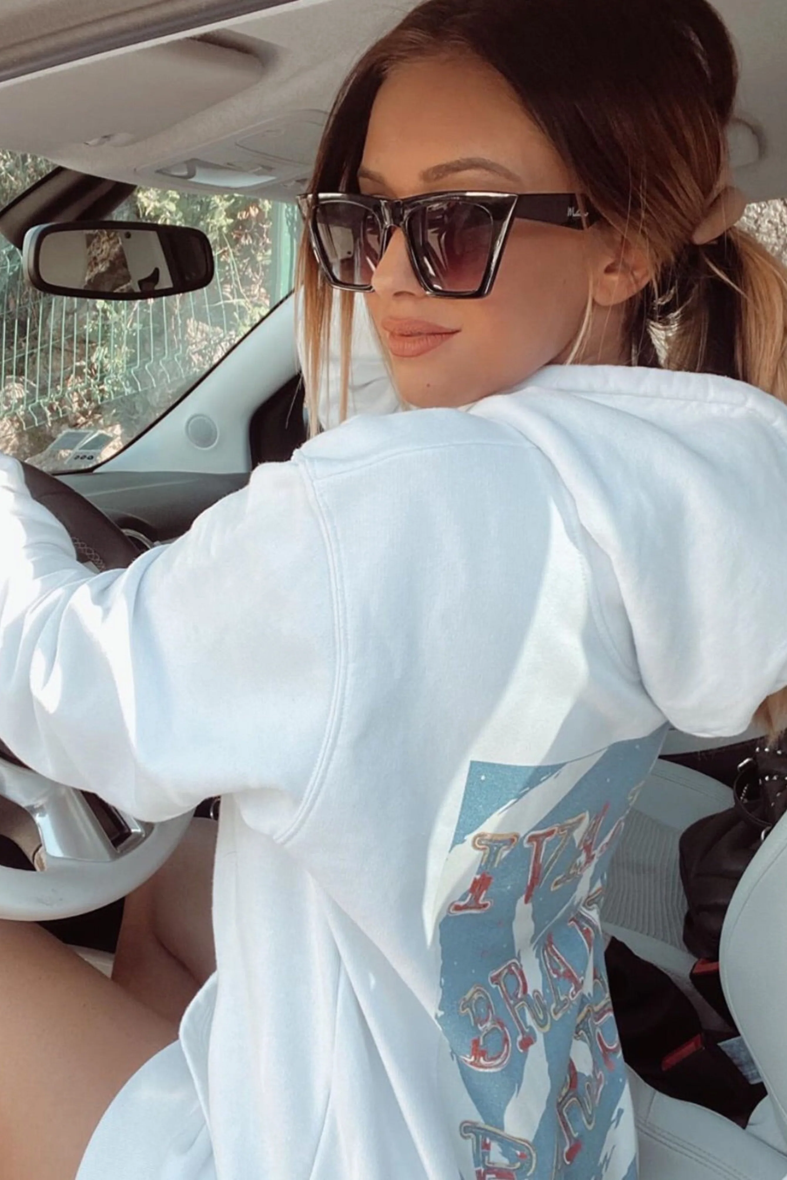 Modern Cat-Eye Style Sunglasses